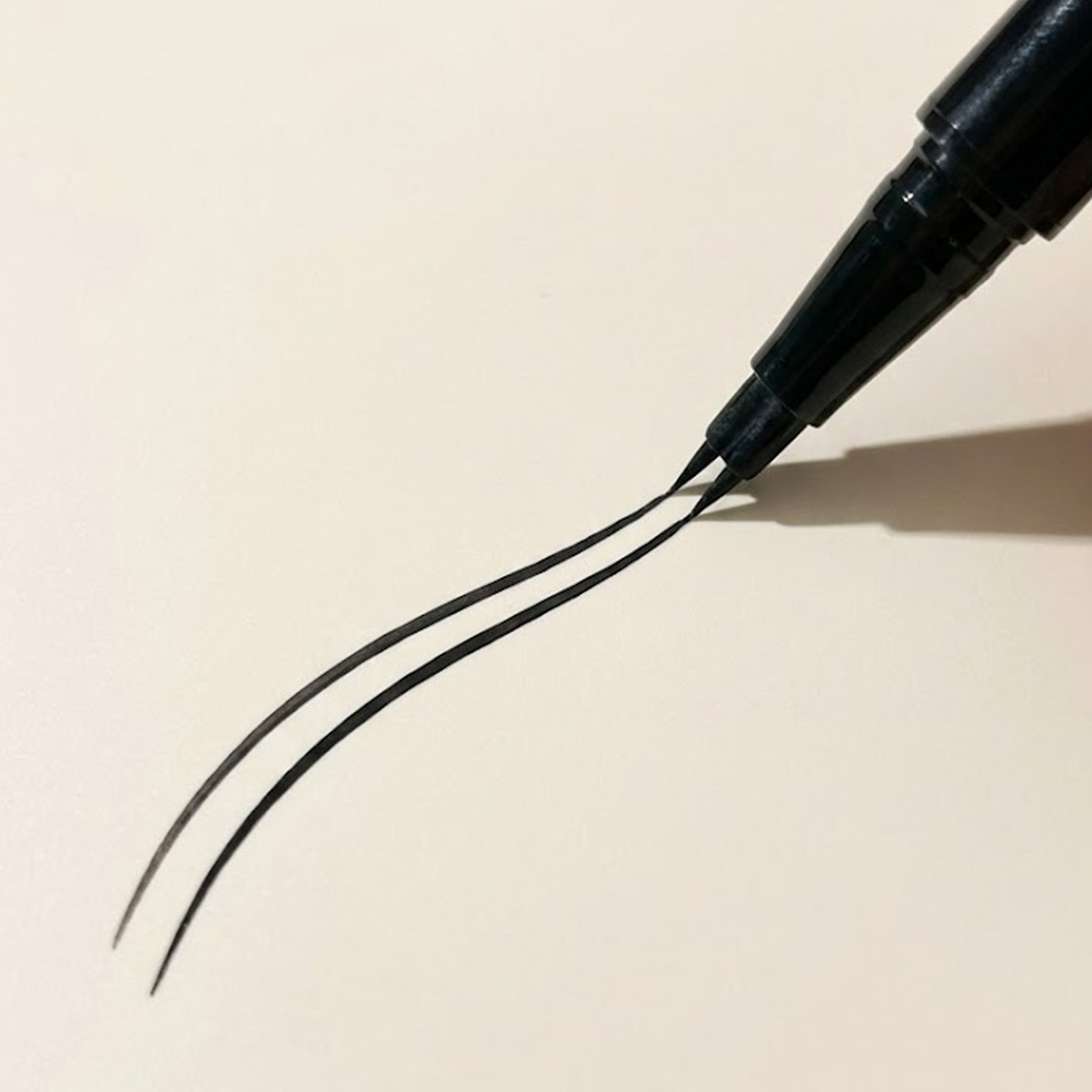 2-포인트 브로우 라이너's thumbnail image